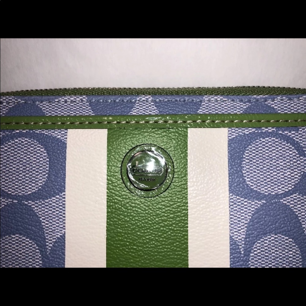 Coach Stripe Wristlet/Wallet - Picture 2 of 8